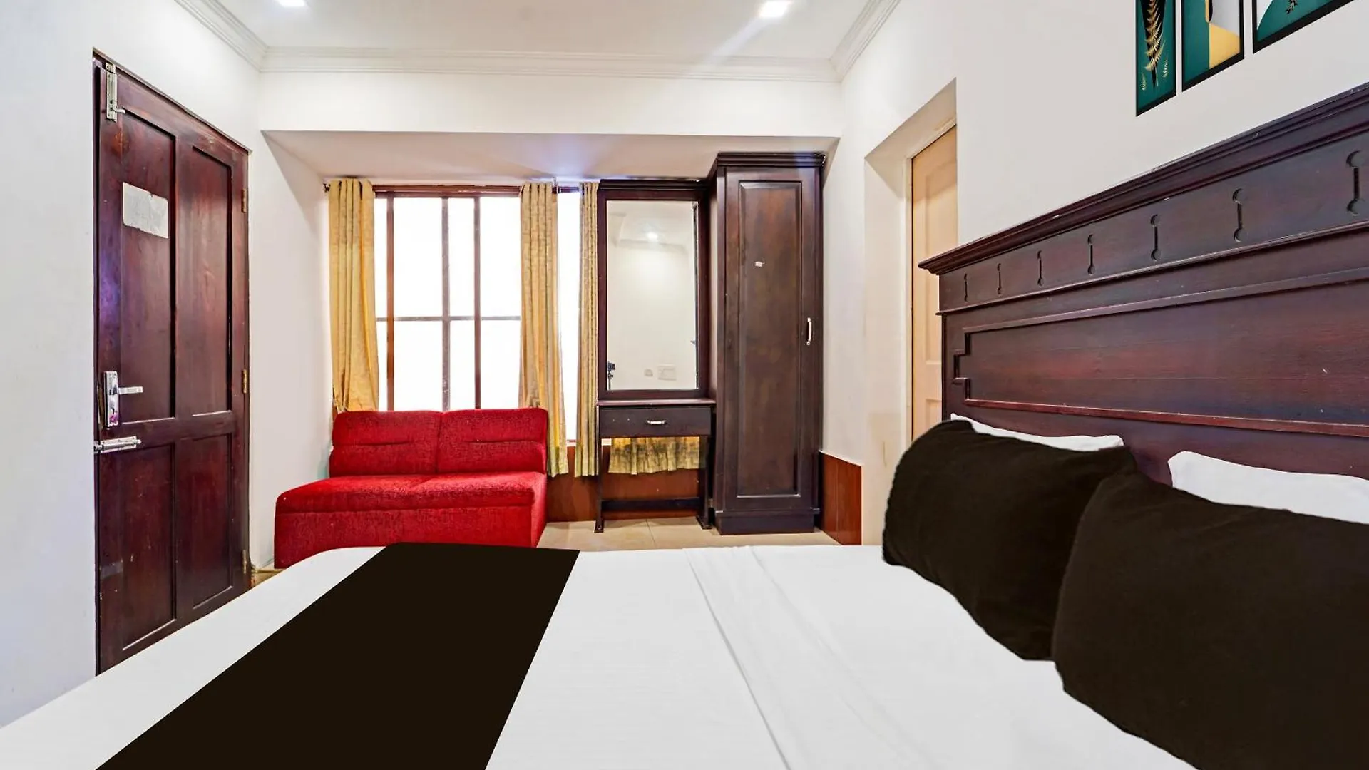 Super Hotel O Padma Junction Mg Road Kochi India