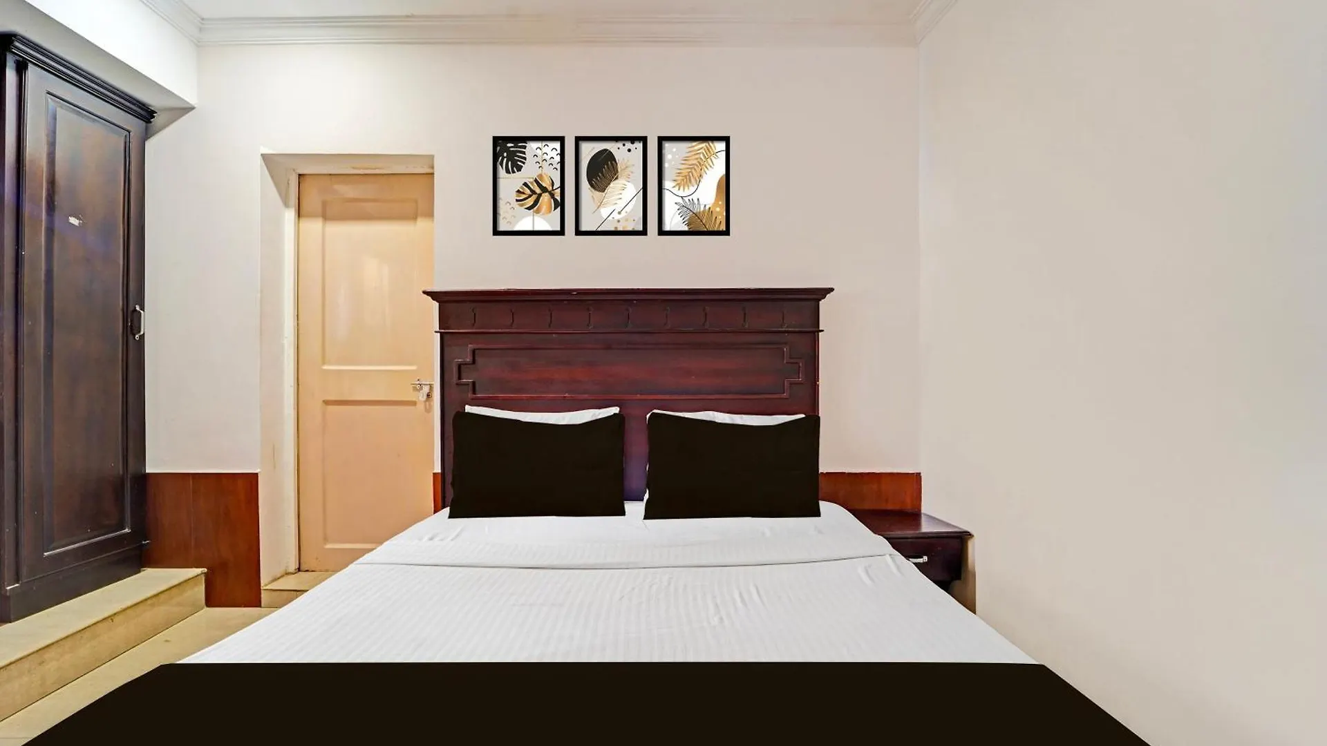 Super Hotel O Padma Junction Mg Road Kochi 0*,  India