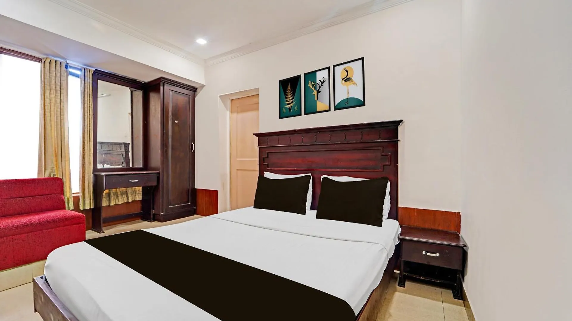 Super Hotel O Padma Junction Mg Road Kochi