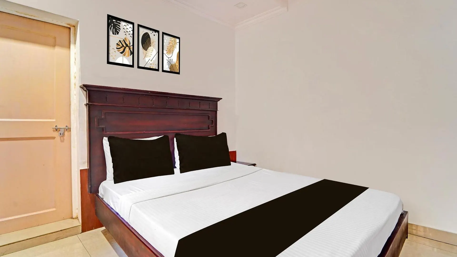 Super Hotel O Padma Junction Mg Road Kochi