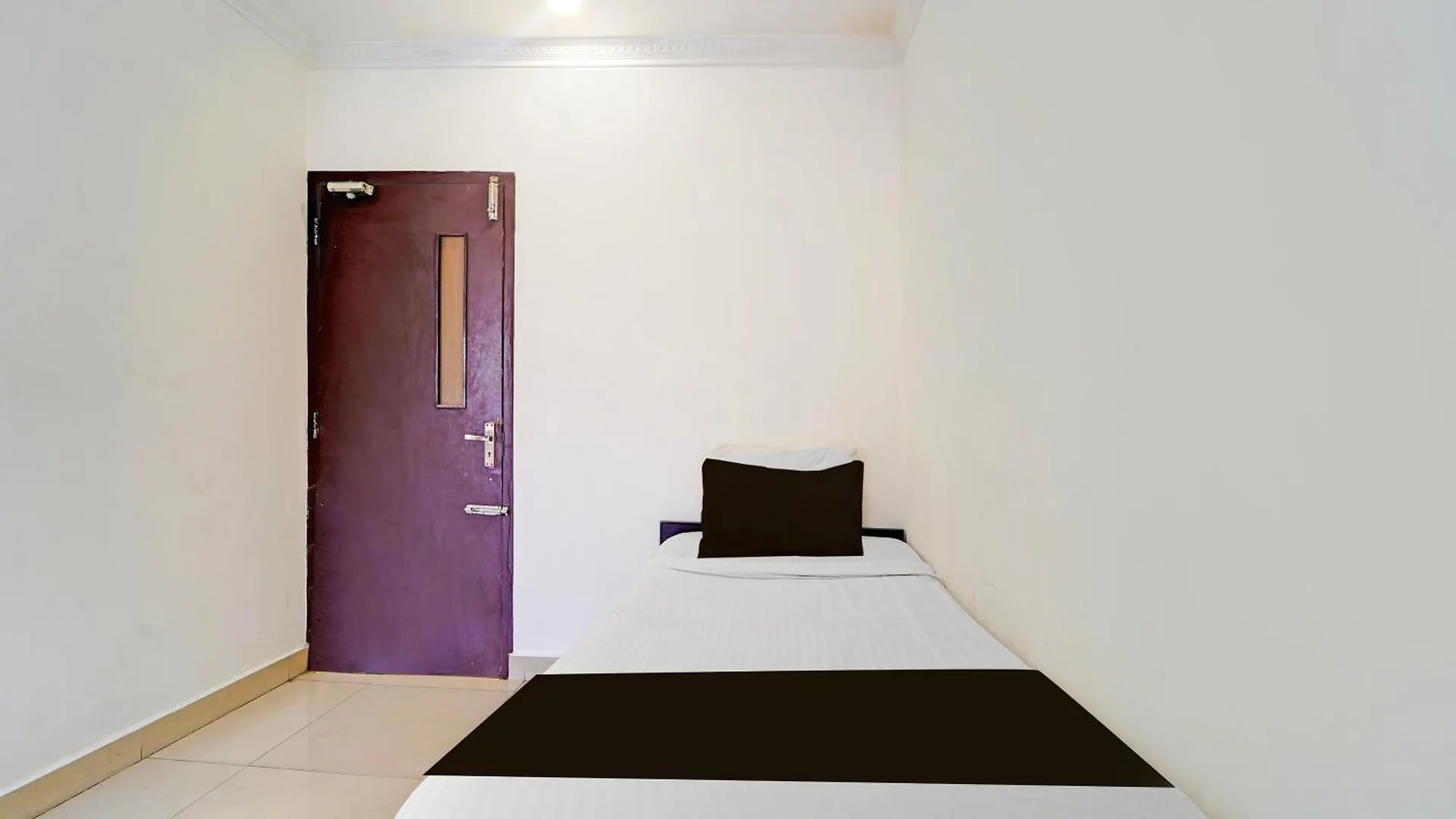 Super Hotel O Padma Junction Mg Road Kochi